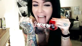 Charlette Webb manyvids tanned lady fucks her friend