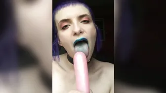 pupnpet manyvids cute girl pulls sex lips