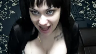 Mistress Misha Goldy manyvids pretty woman pervertedly poops