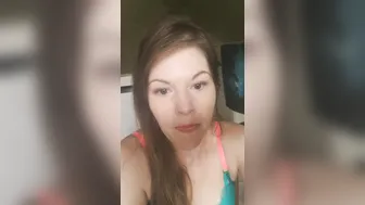 HarleyHeartstop manyvids slutty bitch masturbates pussy