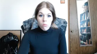 HarleyHeartstop manyvids hot lady squeezes tits in the kitchen