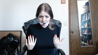 HarleyHeartstop manyvids hot lady squeezes tits in the kitchen