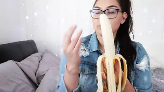 fitsid manyvids cute blonde girl got herself a finger on the couch