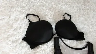 NoelleEastonxxx manyvids crazy chick fondles her cunt by hand