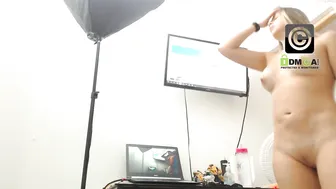 keily_lovers playful flirt dancing striptease