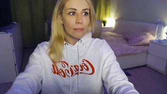 simply_sasha greedily fucks herself with a toy