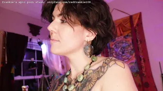 radventurefrankie sexy babe showed her tits