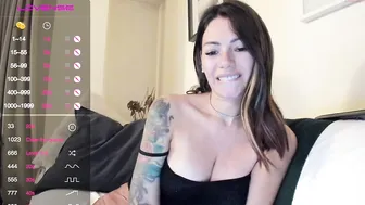 g_i_a black haired bitch shows her boobs