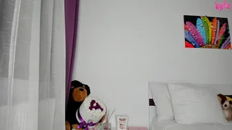 kyliekee dark haired babe masturbates pussy with vibrator