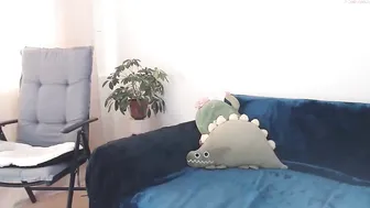 jasmin18v slut fingers her pussy
