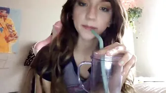 Maggiechare cute doll doll masturbates pussy