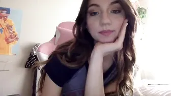 Maggiechare gorgeous busty pussy masturbates