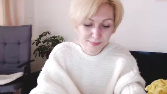 jasmin18v passionate slut shows shaved holes