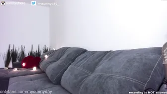 mysunnyday gets an orgasm from jerking