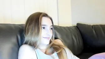 dirtyprettyboi busty  cam girl  caresses her lips.