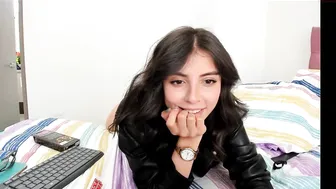 aliciawonder_ cute chick cool teasing the vagina