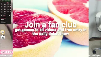 princess_sweety expressive swell performs crazy dance