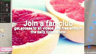 princess_sweety expressive swell performs crazy dance