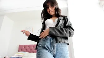 aliciawonder_ whore lady with a tattoo shows her charms