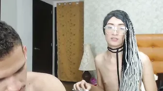 dave_criss cute chick posing in lingerie