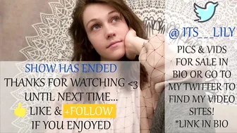 its_lily cute chick shows off gorgeous body
