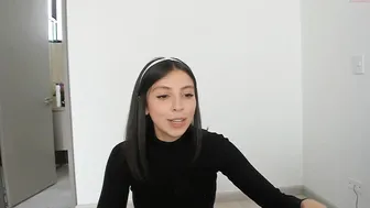 aliciawonder_ shows her pussy on the chair