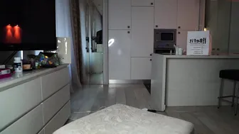 dopebarbie sexy chick masturbates shaved pussy