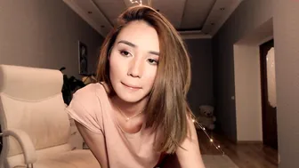 eliayun_ spicy trash fucks herself with a dildo