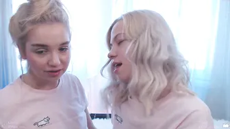 huntertiana hot blonde girl masturbates cunt
