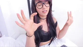 dallas_kiut gorgeous swell caresses sex lips