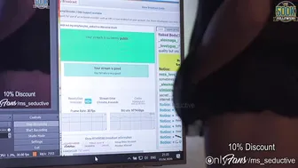 ms_seductive puts his fingers in the ass