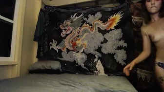 zoe_kitty666 shines pussy and caresses big tits