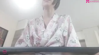 xwithy gorgeous girl masturbates cunt