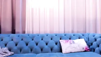 lilemma_ in oil shows a graceful body