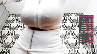 farradayy big tit babe pulls clit