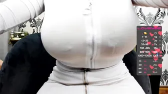 farradayy big tit babe pulls clit