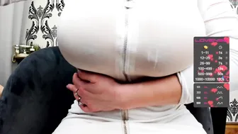 farradayy big tit babe pulls clit