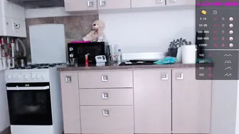 elisabeth_jason shy babe seduces with big tits