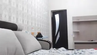japanese_aki Pregnant woman posing in front of webcam.