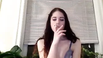 bratpac Crazy thing to check her pussy