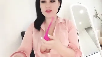 OhKatusha Luxurious chick caresses lips sex