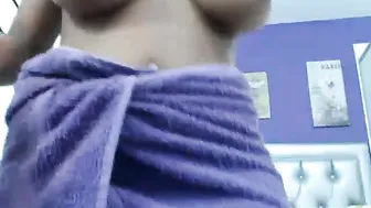 nicollesofia Gorgeous queen jerking pussy on the street