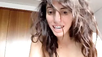 fitsexygirl Hot chick twirls big booty