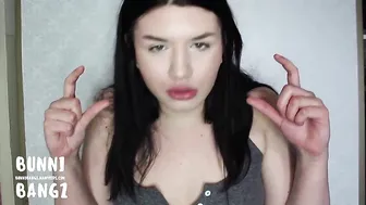 Bunni Bangz  sucks rubber penis