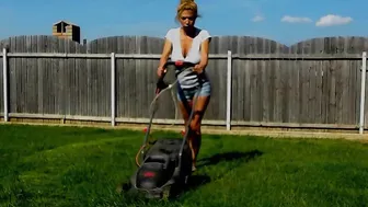 deeadiamond sweet lady caresses pussy