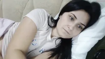 boss_girl1  fucks herself with different sized dicks