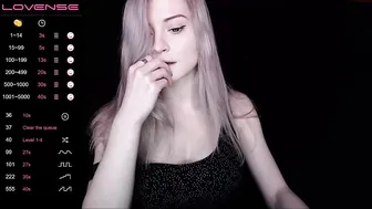 jollenne  Fair-haired beauty