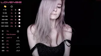 jollenne  Fair-haired beauty