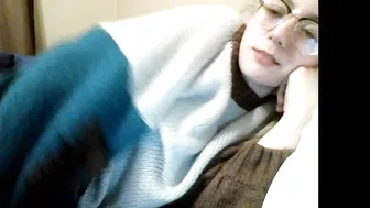 nerdygirl30  thick blonde body masturbates pussy