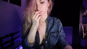 jollenne  Solo caresses